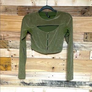 Motel size XS Olive Green Long Sleeve Cropped Cutout Button Down Velvet Blouse